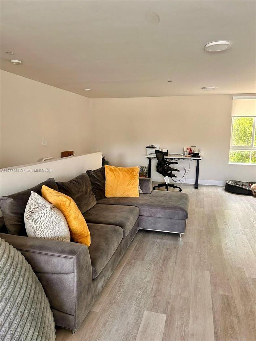Picture of 2561 NE 193Rd St # 1201, Miami FL 33180