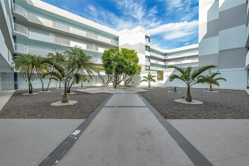 Picture of 8251 NW 8Th St # 114, Miami FL 33126