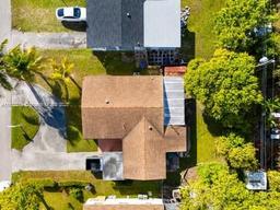 Picture of 2920 SW 67Th Ter, Miramar, FL 33023