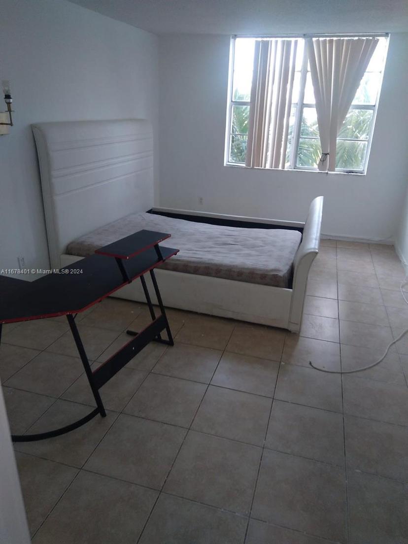 Picture of 496 NW 165Th St Rd # 410, Miami FL 33169