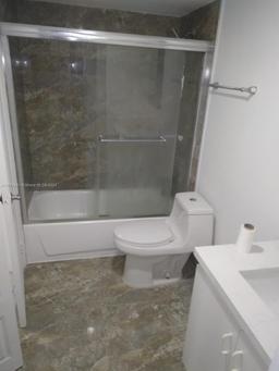 Picture of 496 NW 165Th St Rd # 410, Miami, FL 33169