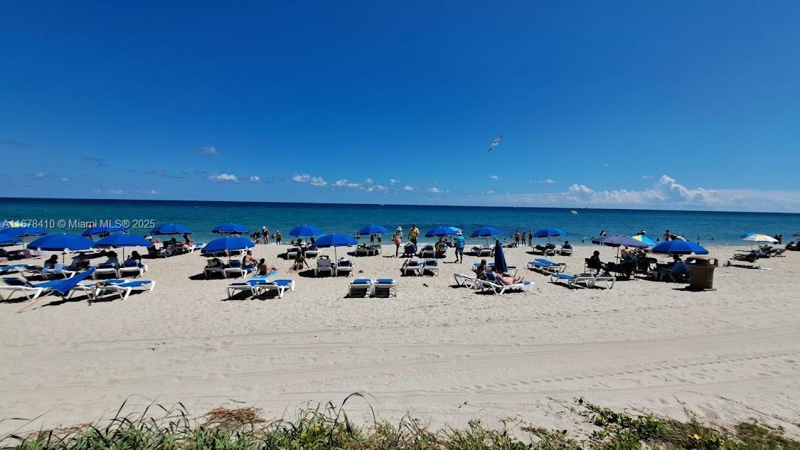 Picture of 19201 Collins Ave # 747, Sunny Isles Beach, FL 33160