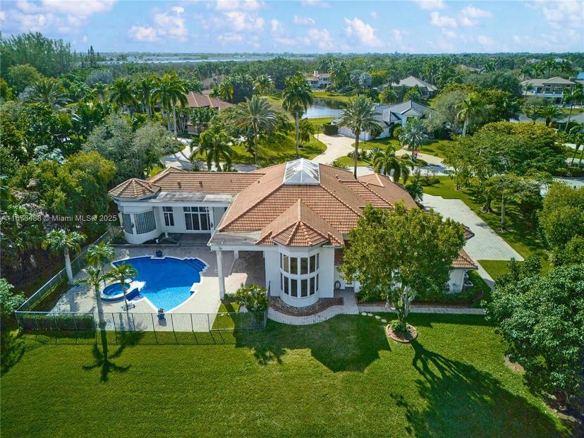 Picture of 2939 Paddock Ln, Weston FL 33331