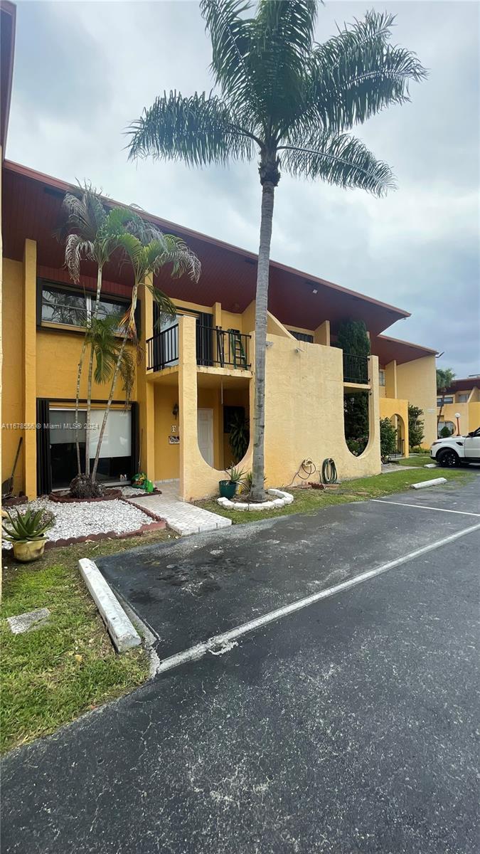 Picture of 13715 SW 84Th St # F, Miami FL 33183