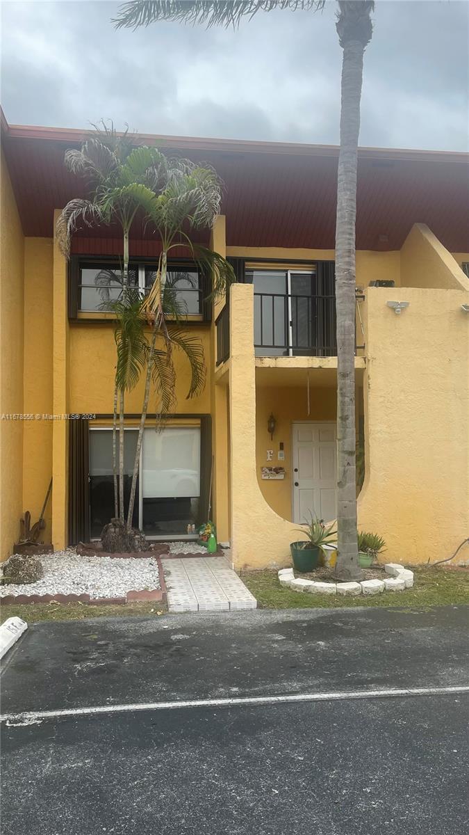 Picture of 13715 SW 84Th St # F, Miami FL 33183