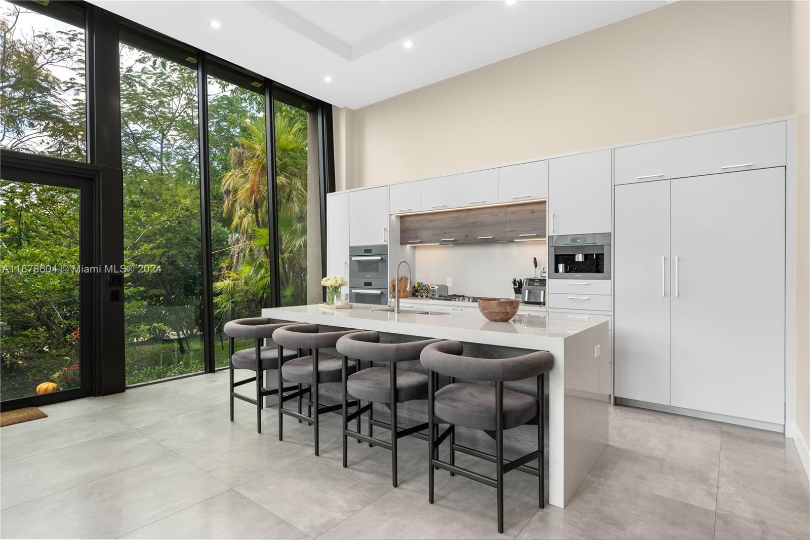 Picture of 624 N Victoria Park Rd, Fort Lauderdale, FL 33304