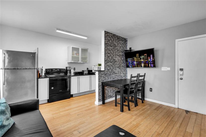 Picture of 1512 Washington Ave # 203, Miami Beach FL 33139