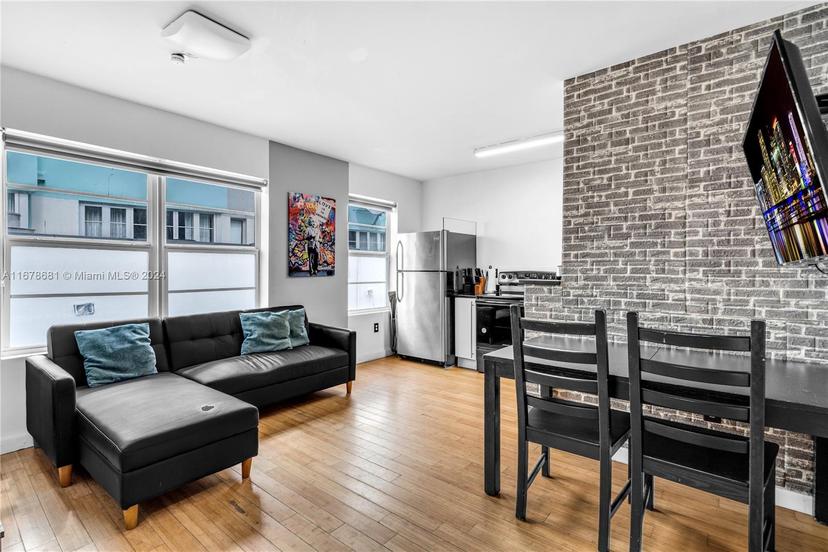Picture of 1512 Washington Ave # 203, Miami Beach FL 33139