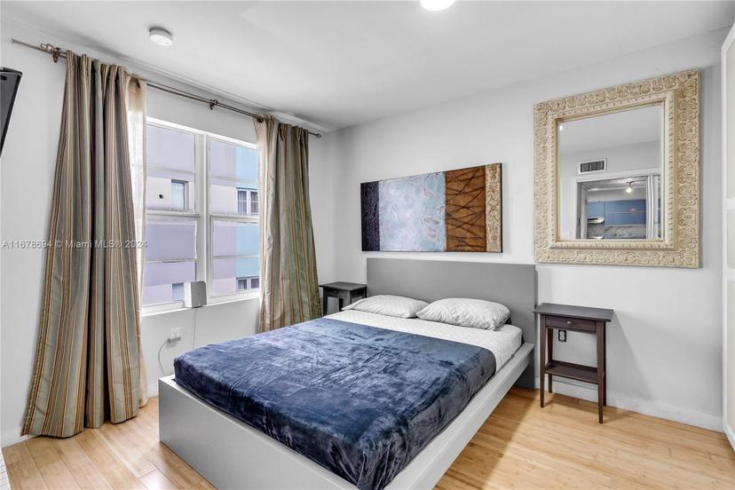 Picture of 1512 Washington Ave # 305, Miami Beach FL 33139