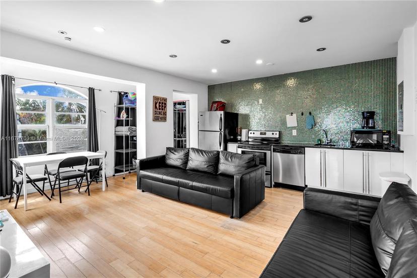 Picture of 1512 Washington Ave # 302, Miami Beach FL 33139