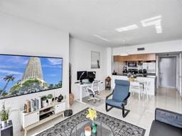 Picture of 1750 N Bayshore Dr, Miami, FL 33132