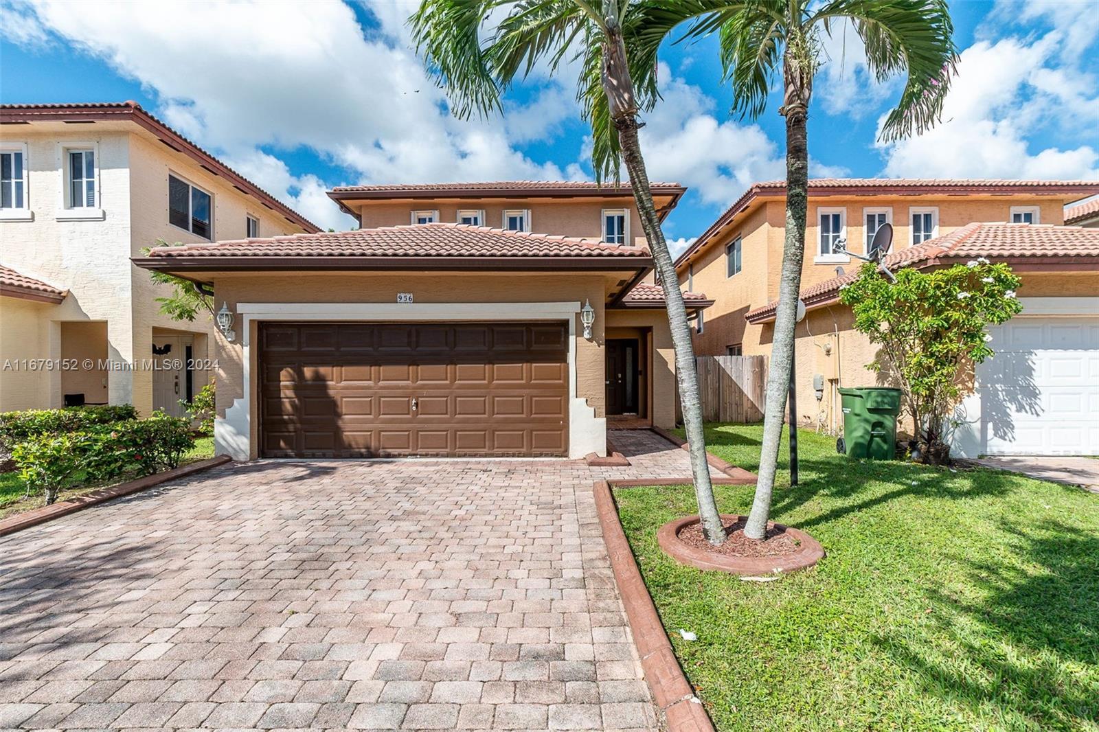 Picture of 956 NE 41St Ter, Homestead, FL 33033