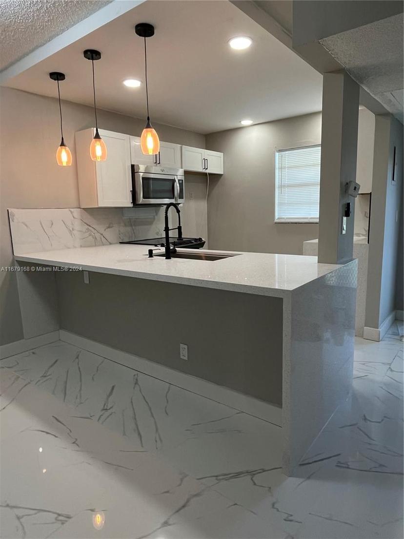 Picture of 5102 NW 36Th St # 605, Lauderdale Lakes FL 33319