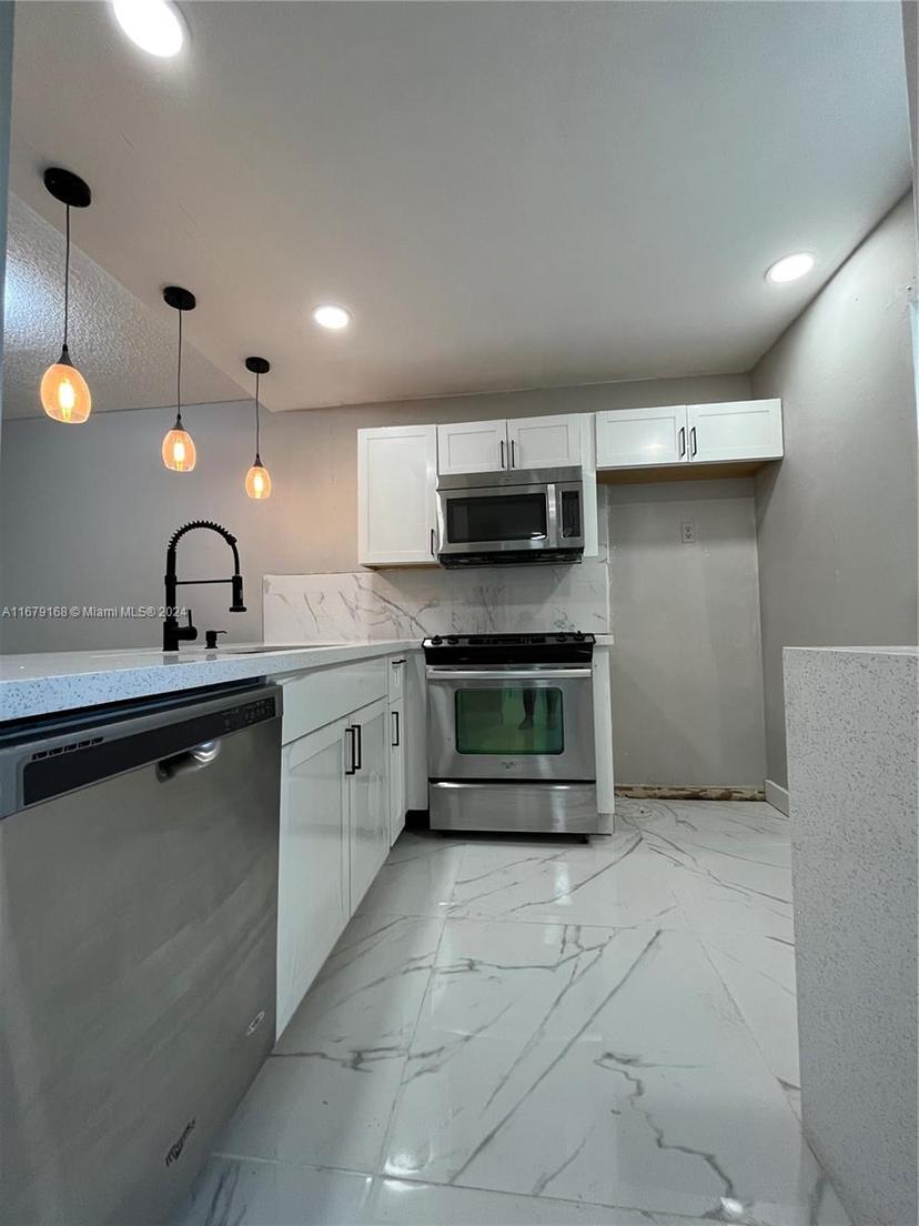 Picture of 5102 NW 36Th St # 605, Lauderdale Lakes FL 33319