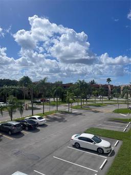 Picture of 9620 Sunrise Lakes Blvd # 301, Sunrise, FL 33322
