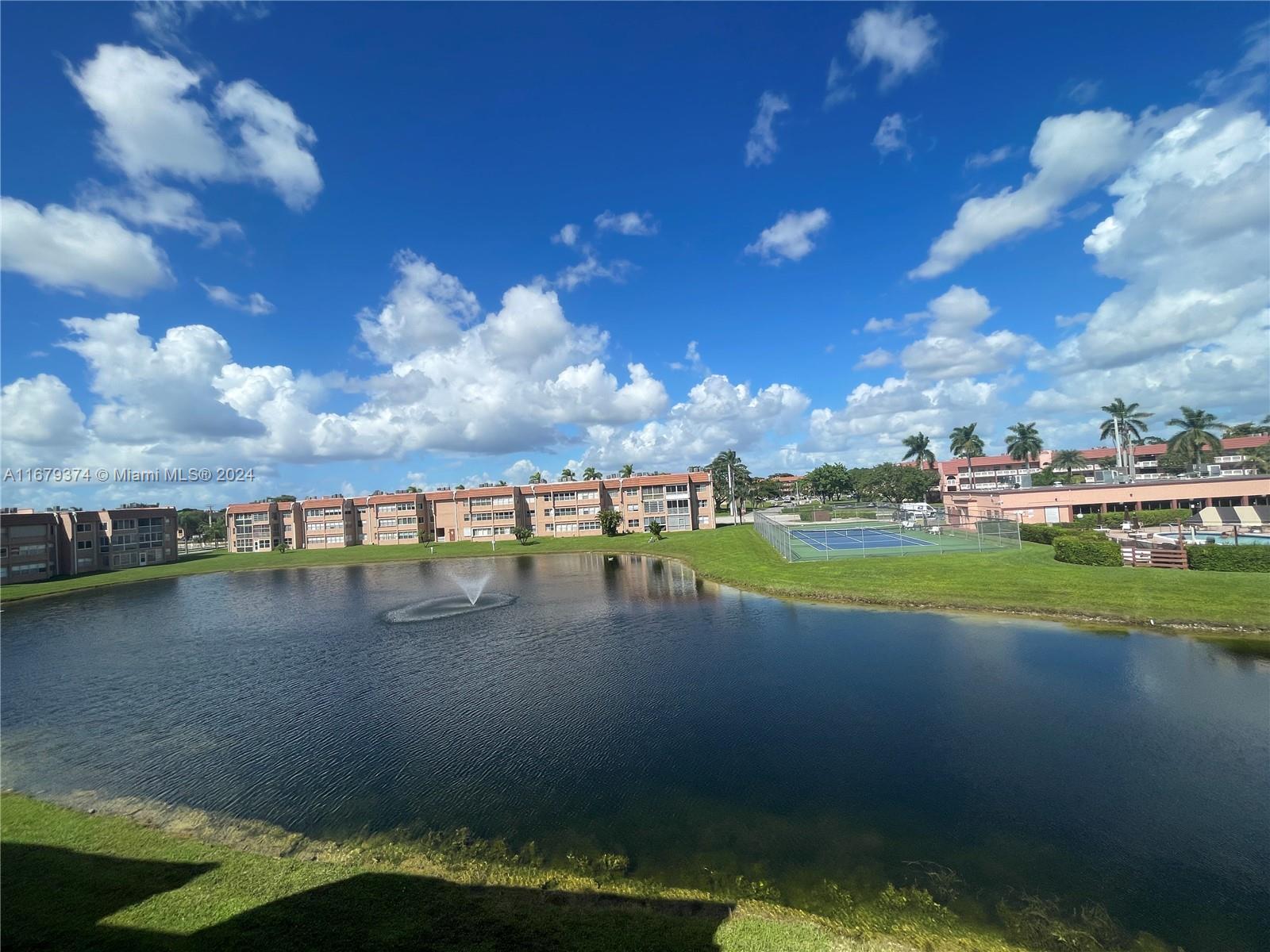 Picture of 9620 Sunrise Lakes Blvd # 301, Sunrise, FL 33322