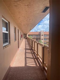 Picture of 9620 Sunrise Lakes Blvd # 301, Sunrise, FL 33322