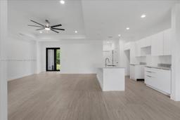 Picture of 604 Lake Ave, Lehigh Acres, FL 33972