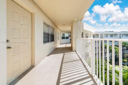 Picture of 800 Cypress Grove Dr # 509, Pompano Beach, FL 33069