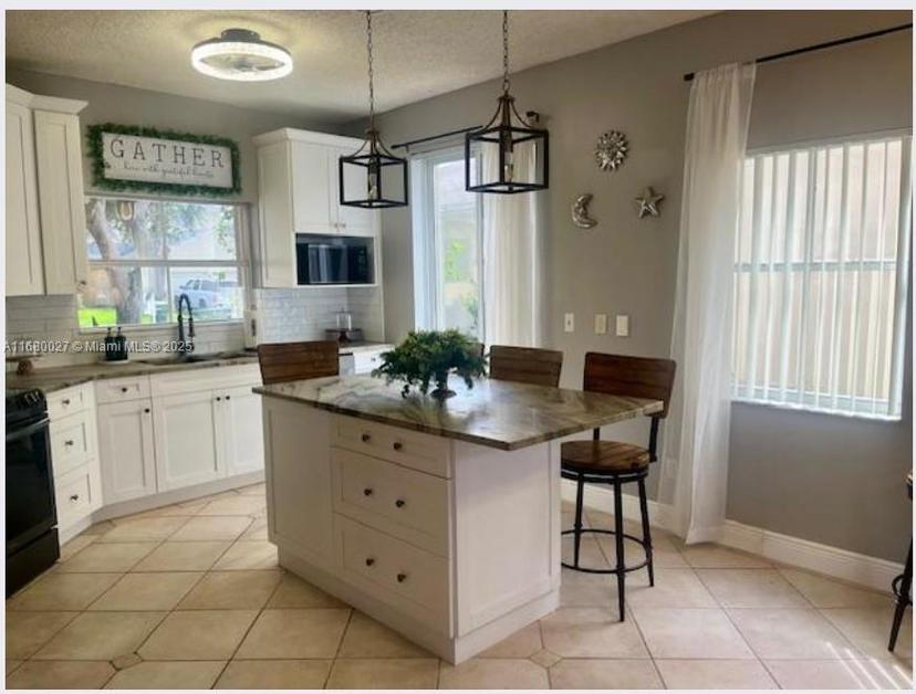 Picture of 174 NW 207Th Ter, Pembroke Pines FL 33029