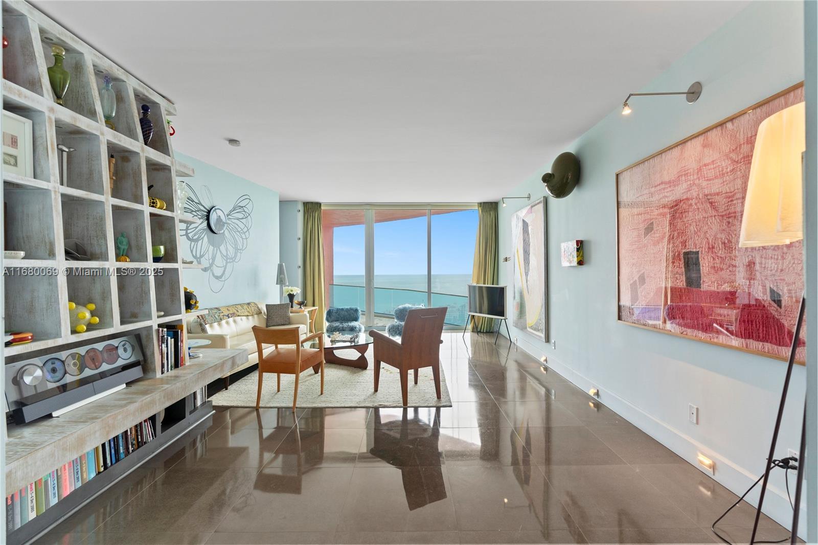 Picture of 300 S Pointe Dr # 3204, Miami Beach, FL 33139