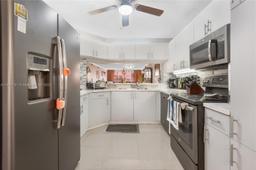 Picture of 10133 NW 24Th Pl # 303, Sunrise, FL 33322