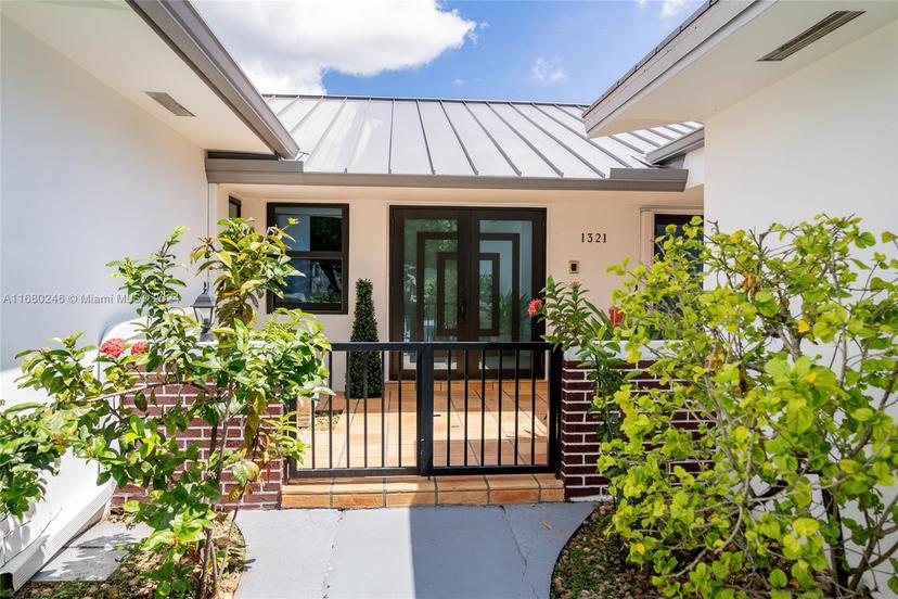 Picture of 1321 SW 84Th Ct, Unincorporated Dade County FL 33144