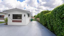 Picture of 1321 SW 84Th Ct, Unincorporated Dade County, FL 33144
