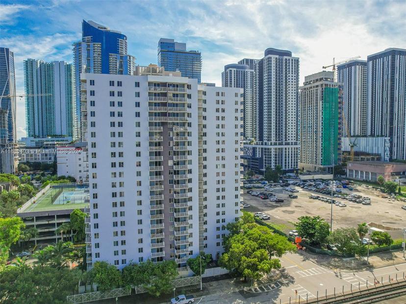 Picture of 850 N Miami Ave # 906, Miami FL 33136