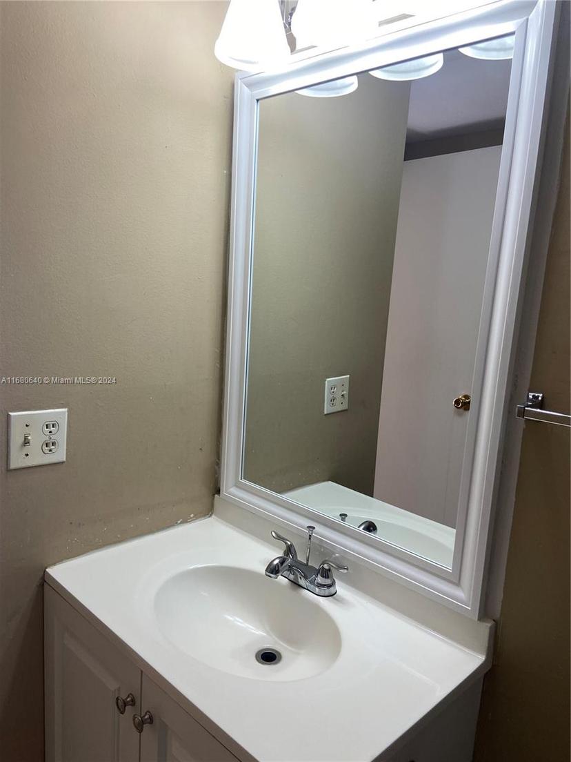Picture of 13499 Biscayne Blvd # 1506, North Miami FL 33181