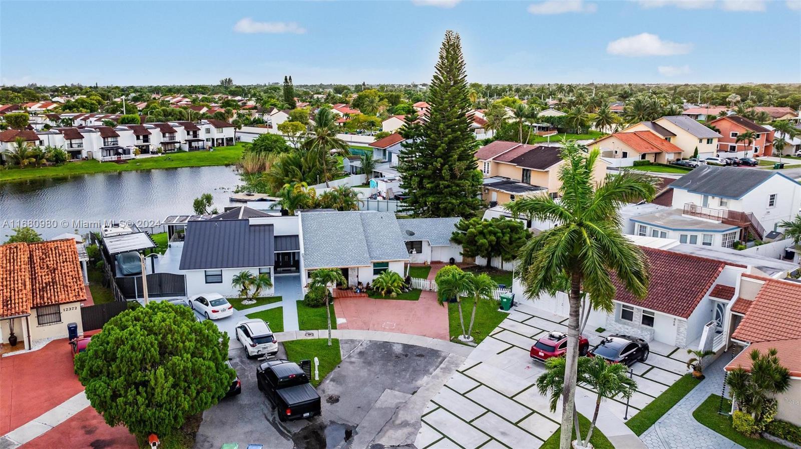 Picture of 12386 SW 10Th Ln, Miami, FL 33184
