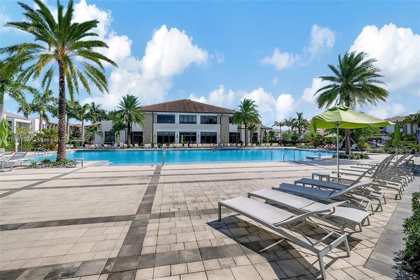 Picture of 4670 NW 84Th Ave # 33, Doral FL 33166