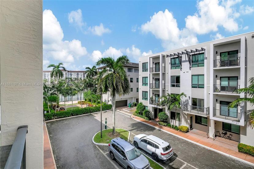 Picture of 4670 NW 84Th Ave # 33, Doral FL 33166