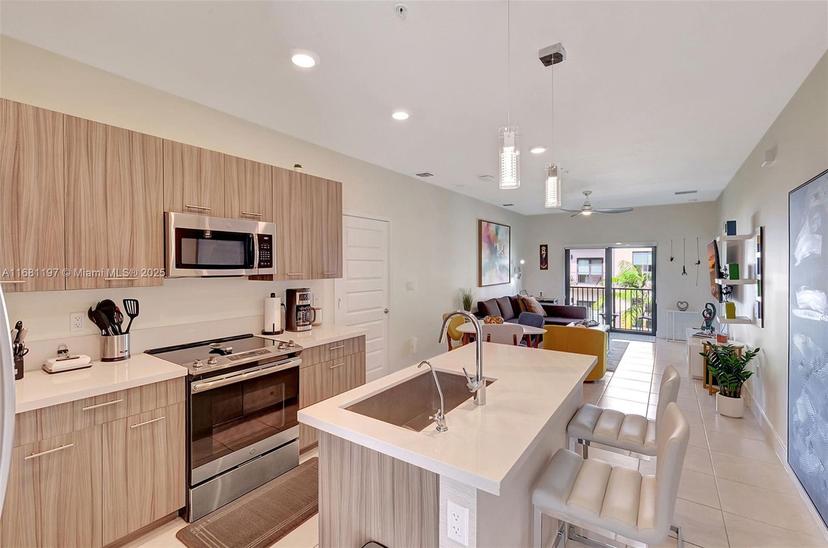 Picture of 4670 NW 84Th Ave # 33, Doral FL 33166