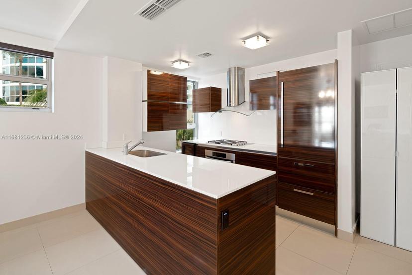Picture of 3739 Collins Ave # 307, Miami Beach FL 33140