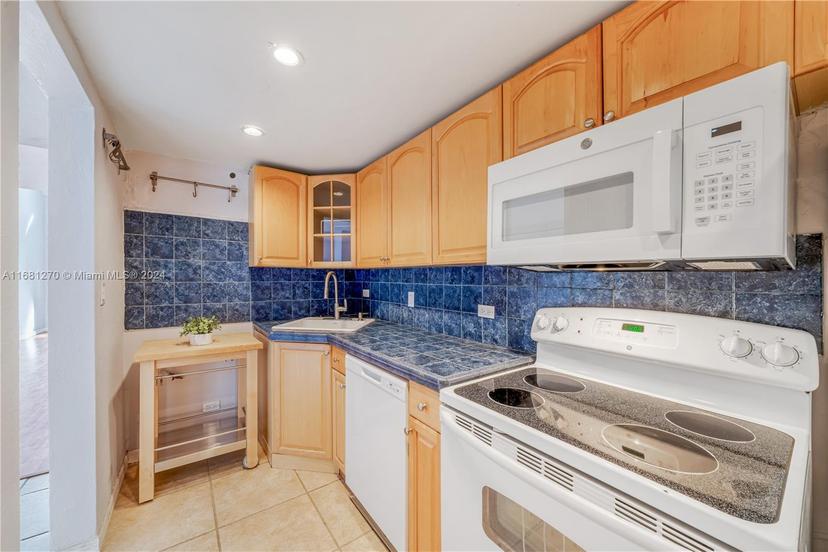 Picture of 6890 N Kendall Dr # B405, Pinecrest FL 33156