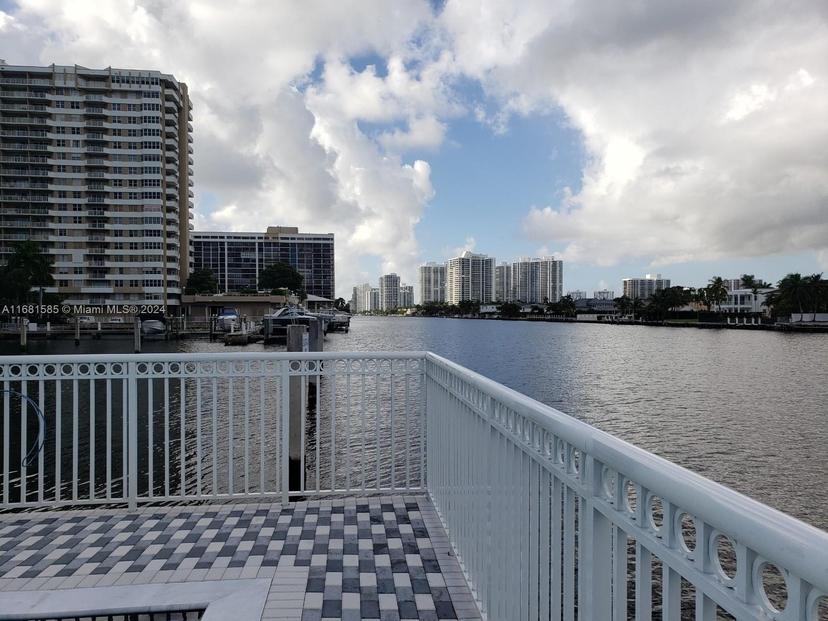 Picture of 1913 S Ocean Dr # 422, Hallandale Beach FL 33009