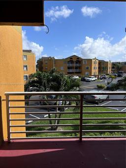 Picture of 9725 Fontainebleau Blvd # A212, Miami, FL 33172