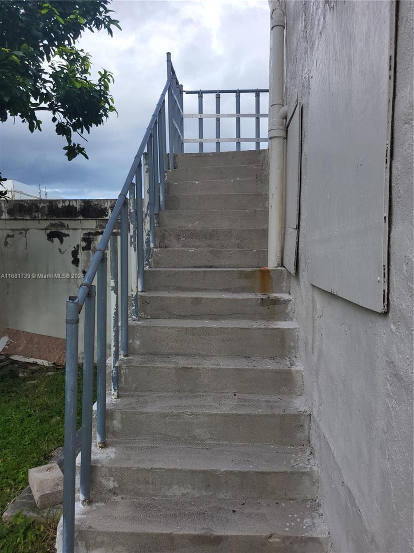 Picture of 104 NE 2Nd Rd, Homestead FL 33030