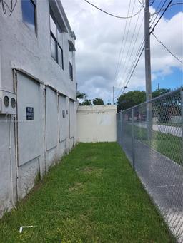 Picture of 104 NE 2Nd Rd, Homestead, FL 33030