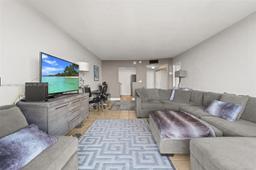Picture of 2350 NE 135Th St # 1401, North Miami, FL 33181