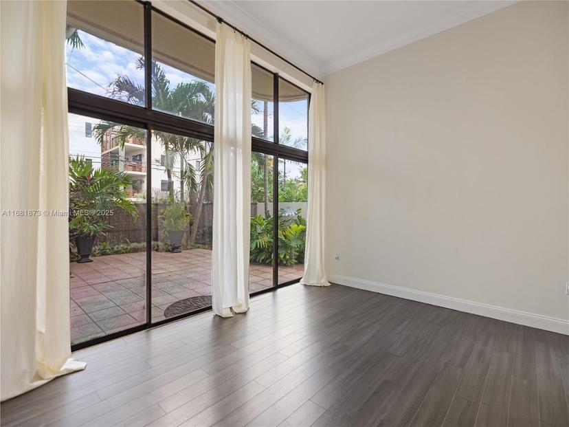 Picture of 2956 Bird Ave # 4, Miami FL 33133