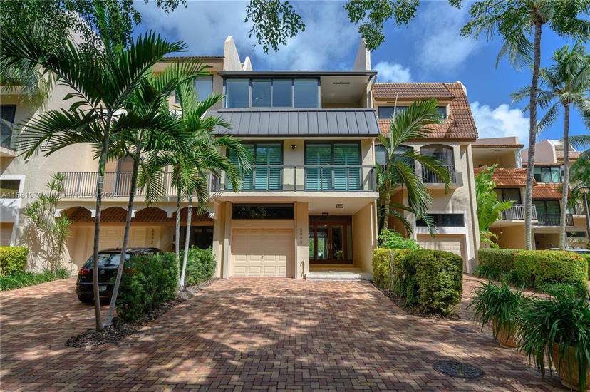Picture of 5990 Paradise Point Dr # 5990, Palmetto Bay FL 33157