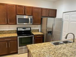 Picture of 1508 SW 147Th Ave # 1508, Pembroke Pines, FL 33027