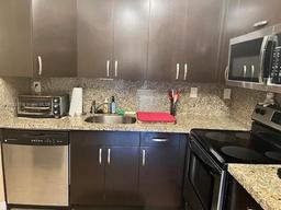 Picture of 20145 NE 3Rd Ct # 6, Miami, FL 33179
