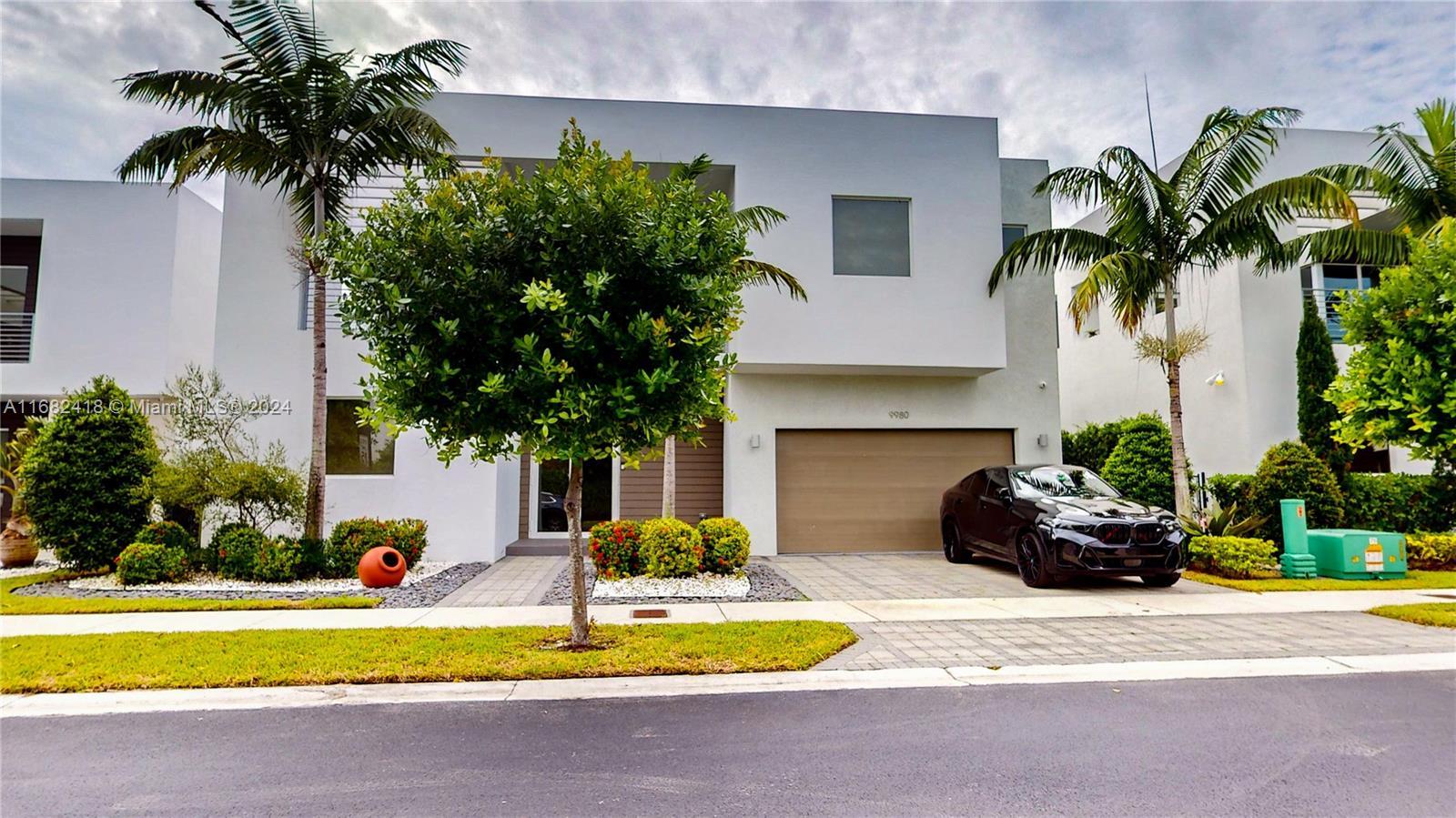 Picture of 9980 NW 74Th Ter, Doral, FL 33178
