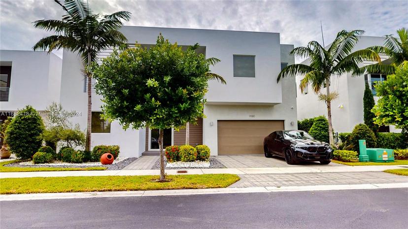 Picture of 9980 NW 74Th Ter, Doral FL 33178