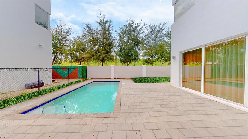 Picture of 9980 NW 74Th Ter, Doral FL 33178