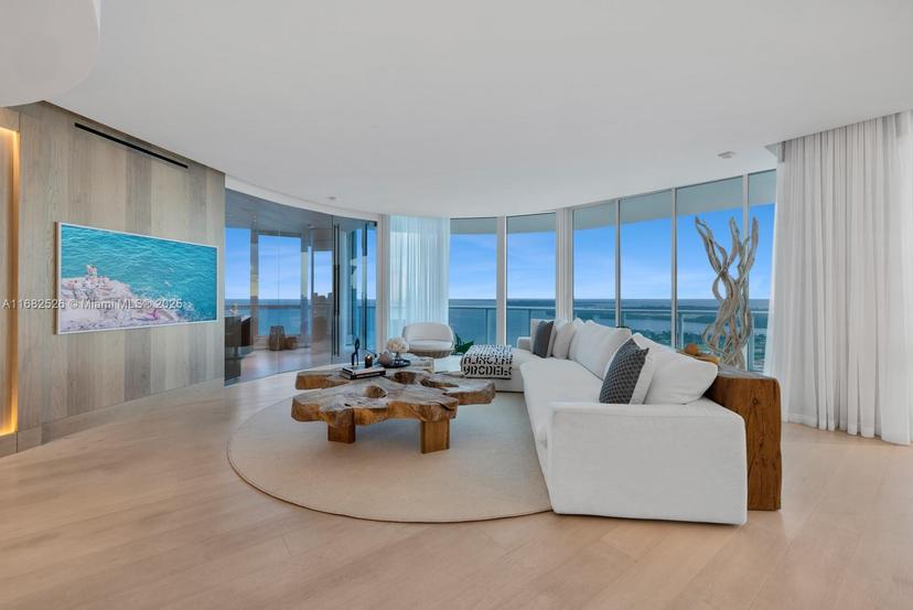 Picture of 100 S Pointe Dr # 3803, Miami Beach FL 33139