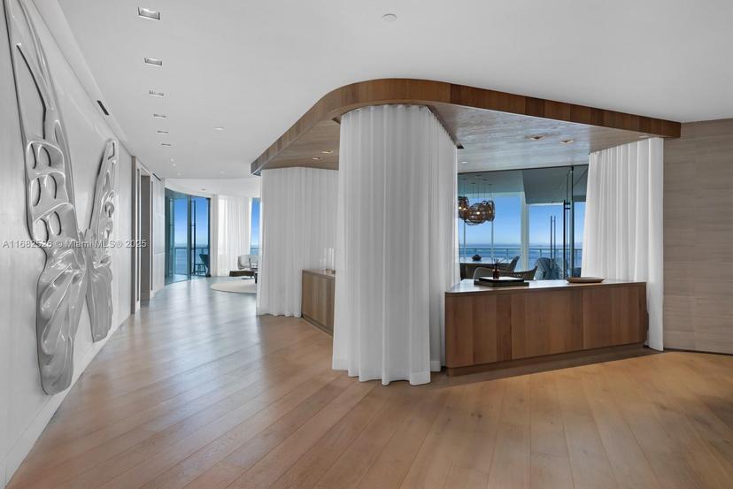 Picture of 100 S Pointe Dr # 3803, Miami Beach FL 33139